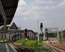 ringbahnbrcke-oberspree-links-und-eisenbahnbrcke-alt-stralau-rechts_14598348839_o